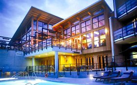 Brentwood Bay Resort & Spa